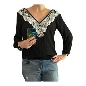 White House Black Market Silk Top White Sparkle Beading Black‎ Size Medium